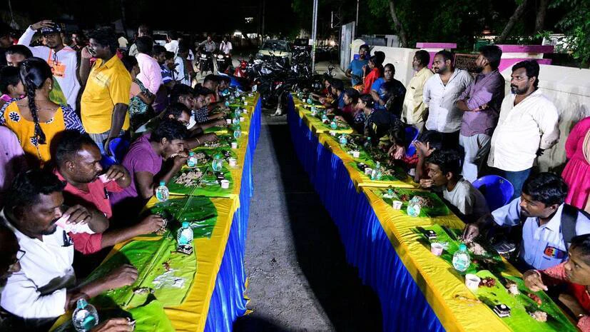 വയനാട്ടിലേക്ക് സഹായമെത്തിക്കാൻ തമിഴ്‌നാട്ടില്‍ ബിരിയാണി ഫെസ്‌റ്റ് നടത്തി ഹോട്ടലുടമ, ലഭിച്ച കാശ് മുഴുവൻ എത്തിക്കുമെന്ന് മുജീബുര്‍